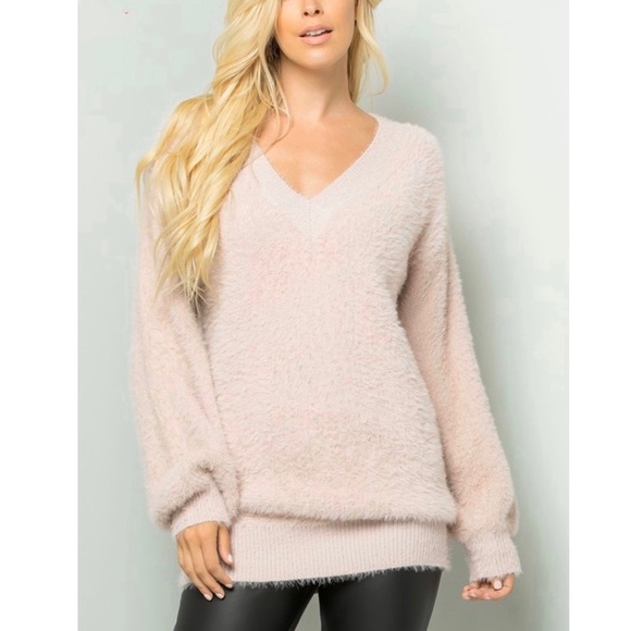 So plush V-NECK SWEATER😍 - Picture 3 of 7